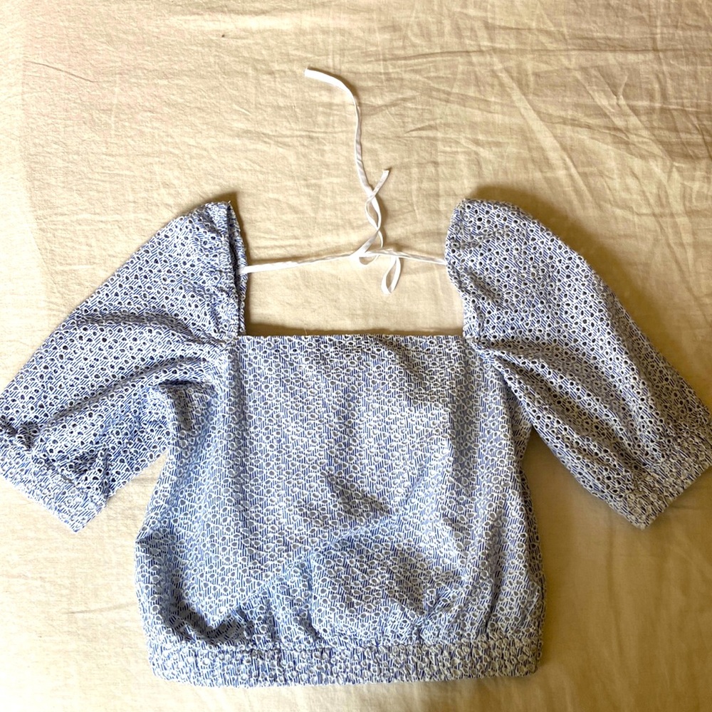 Everlane eyelet puff sleeve top